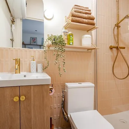 Centre 10 Min Gare Comedie Apartman